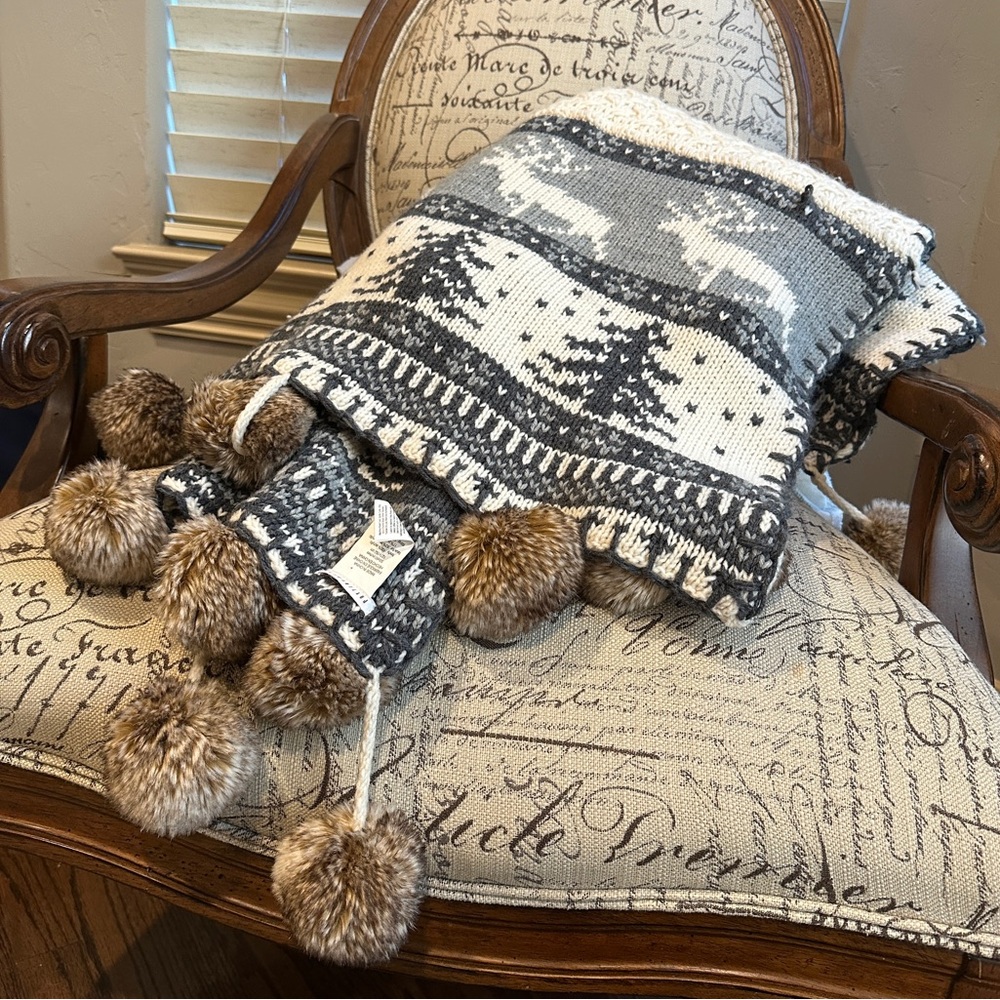 Pottery Barn Fair Isle Moose Knit Throw Blanket Faux Fur Pom Pom 50x60